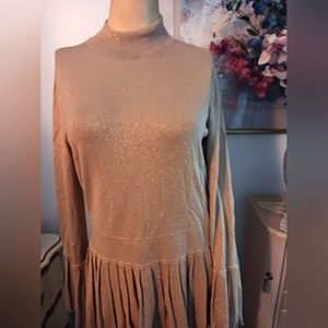 NWT Thalia Sodi Golden long Sleeve Sweater